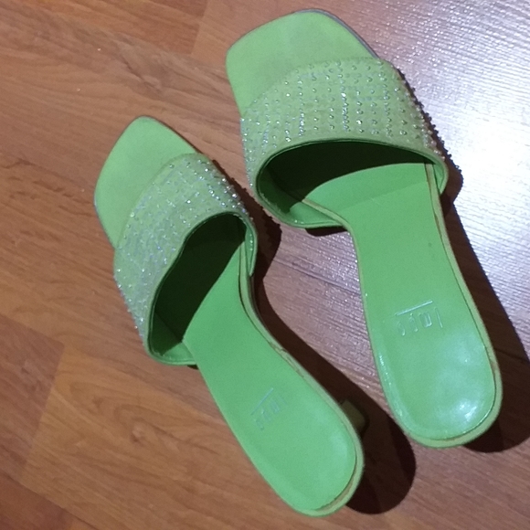 Shoes - Picture 6 of 6